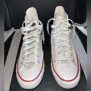 Converse Chuck Taylor All Star Canvas Sneakers – Size 9 (Pre-Owned!)